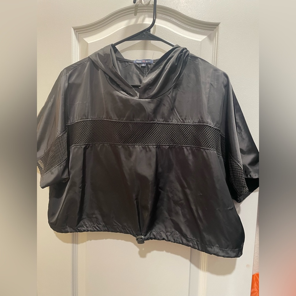 Windbreaker Crop Top- Black (short sleeve)